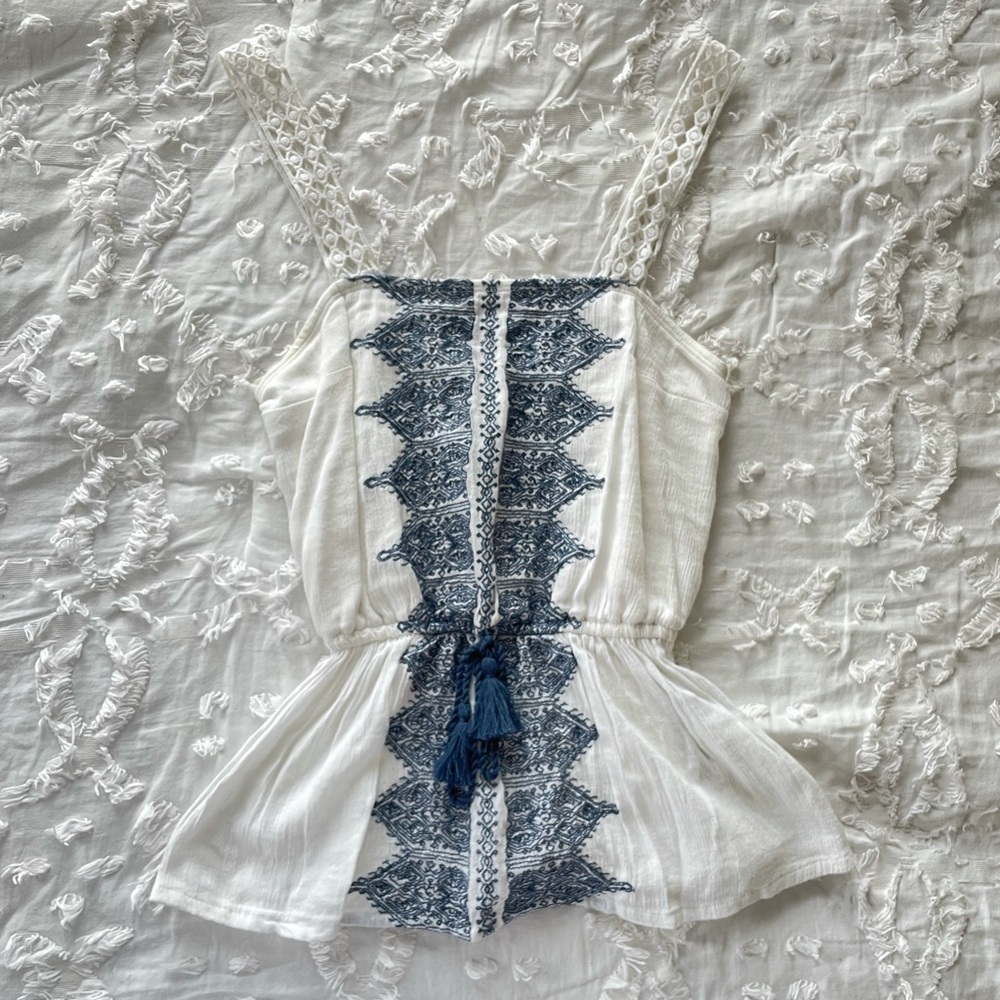 white pattern tank top